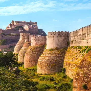 The mighty walls of the Kumbhalgarh fort in Rajasthan, India.