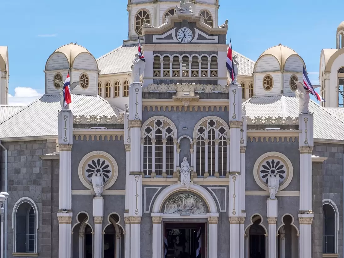 View of the main facade of the Basilica of Our Lady of the Angels, in the urban center of the city.