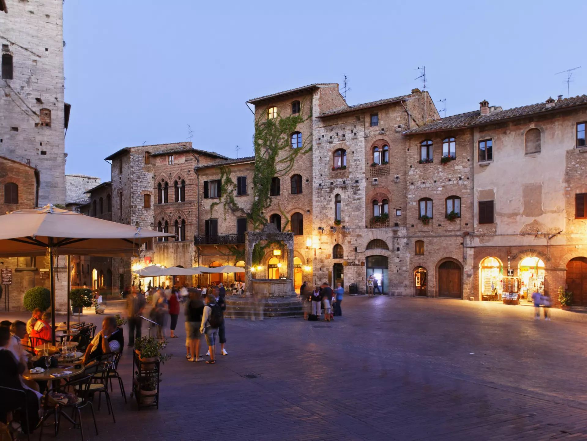 Piazza della Cisterna, San Gimignano