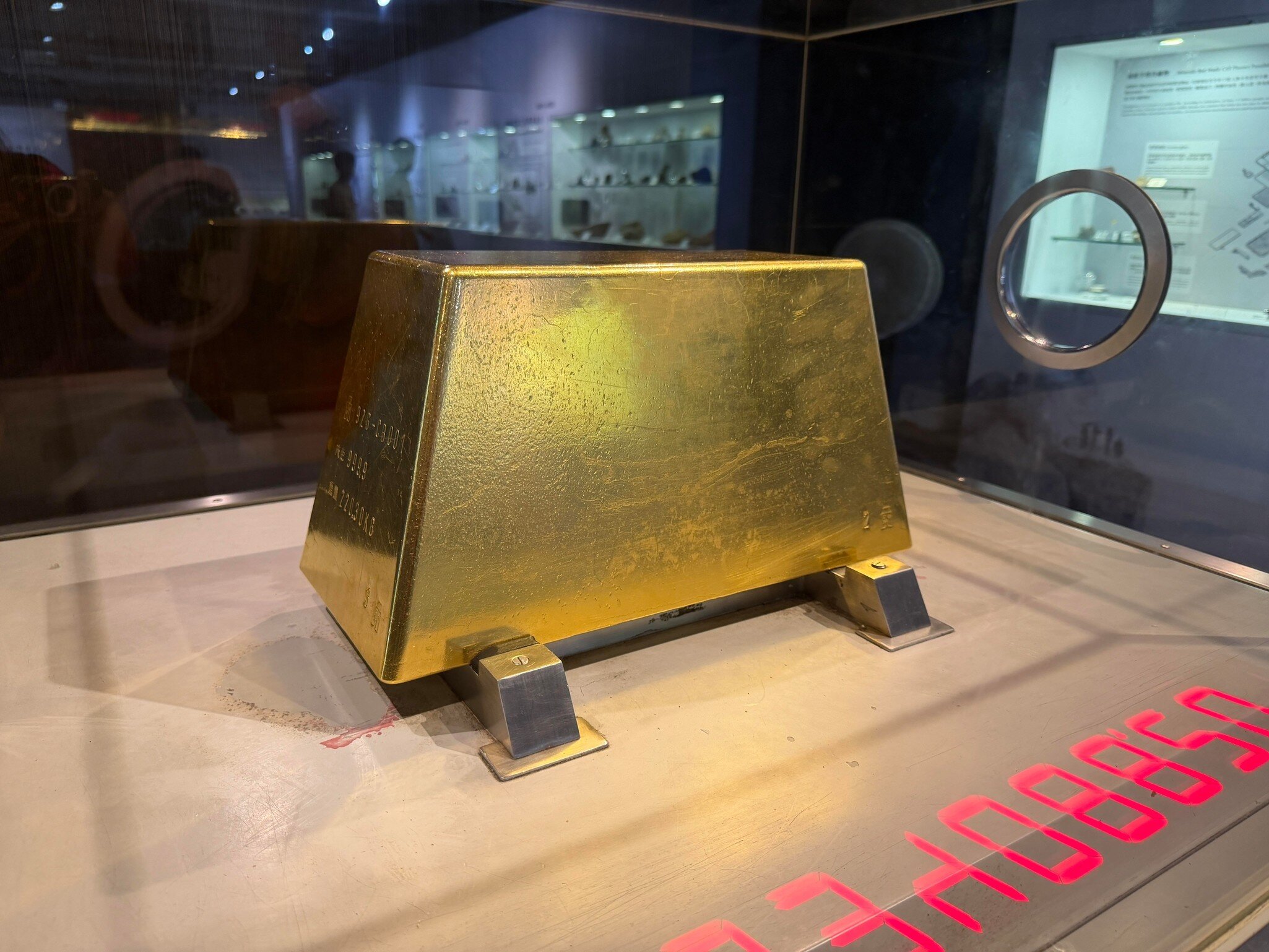 A 220-kilogram gold bar inside a case at the Gold Museum in Jinguashi, Taiwan.