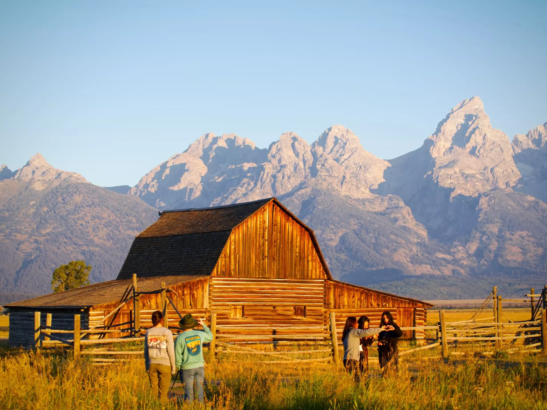 Moulton Barn in Jackson, Wyoming. alwayssunnyalwaysreal/Shutterstock