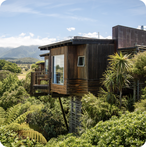 Tree house at Hapuku Lodge