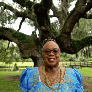 Kitty Green leads tours of that bring to life Gullah Geechie culture on South Carolina’s St Helena Island. Ethan Payne for Lonely Planet