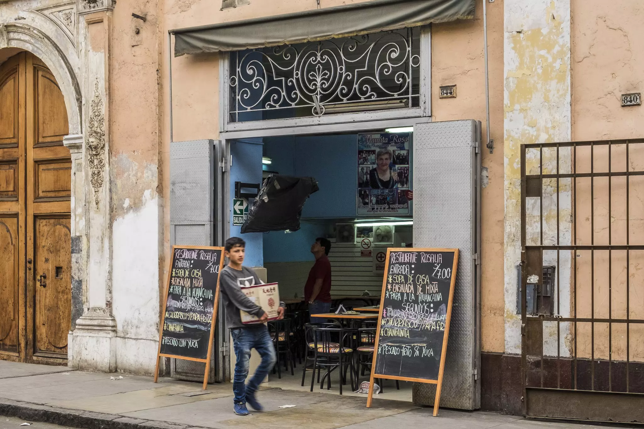 Typical restaurant in Historic Center of Lima, popular with diners looking for set-lunch menu. 