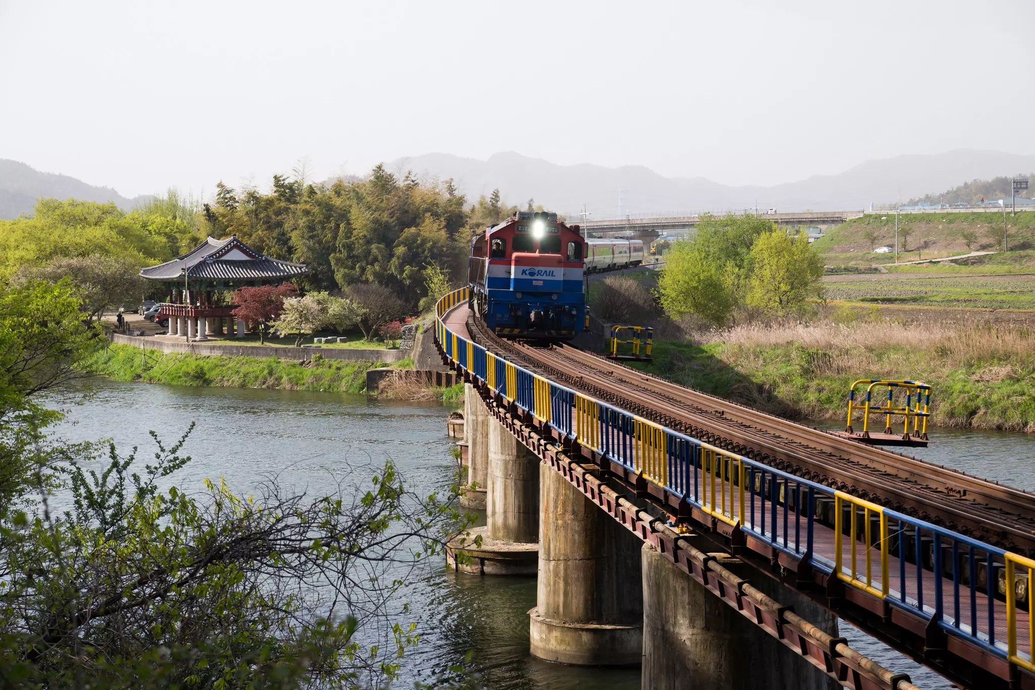 By riding the slow train, you'll save money and get better views of rivers, mountains and villages © Stock for you / Shutterstock