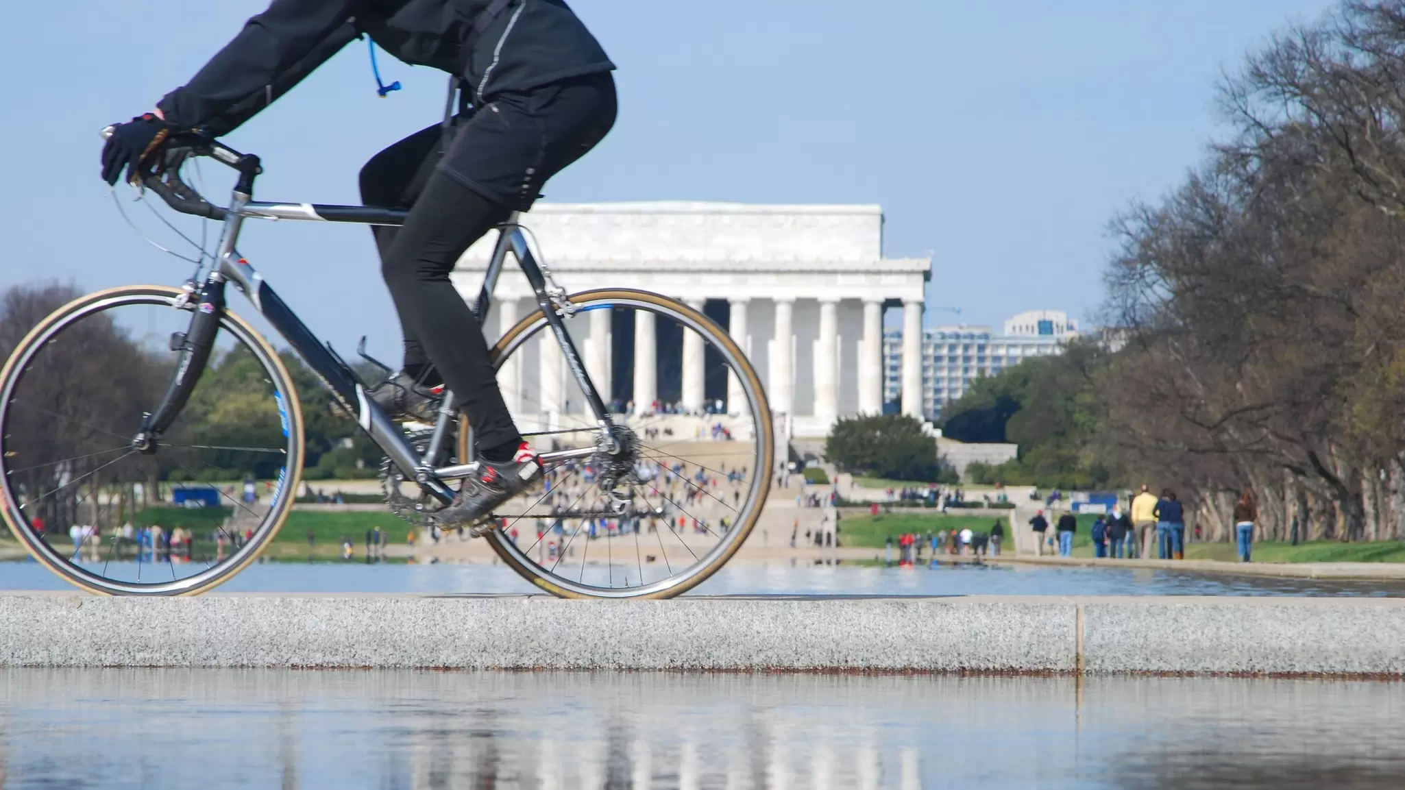 Save a few dollars on your visit to Washington, DC, with our top tips for budget travelers © uschools / Getty Images