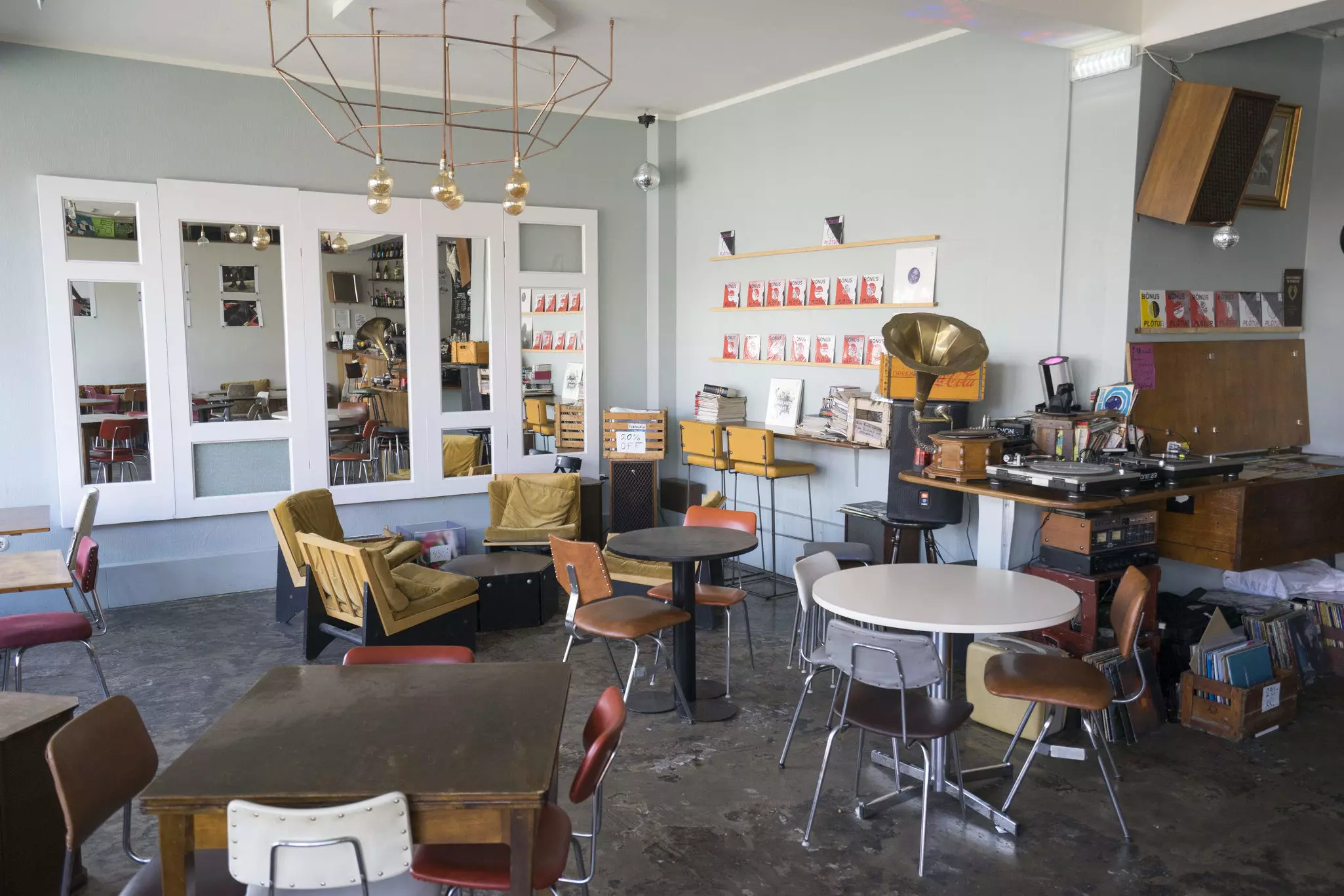 Vínyl café
Kaffi Vínyl