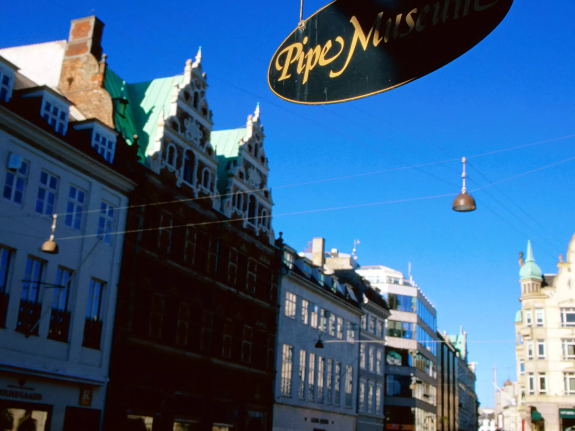 The W in Beverly Hills will soon offer zodiac-based guides to Los Angeles © W Hotel