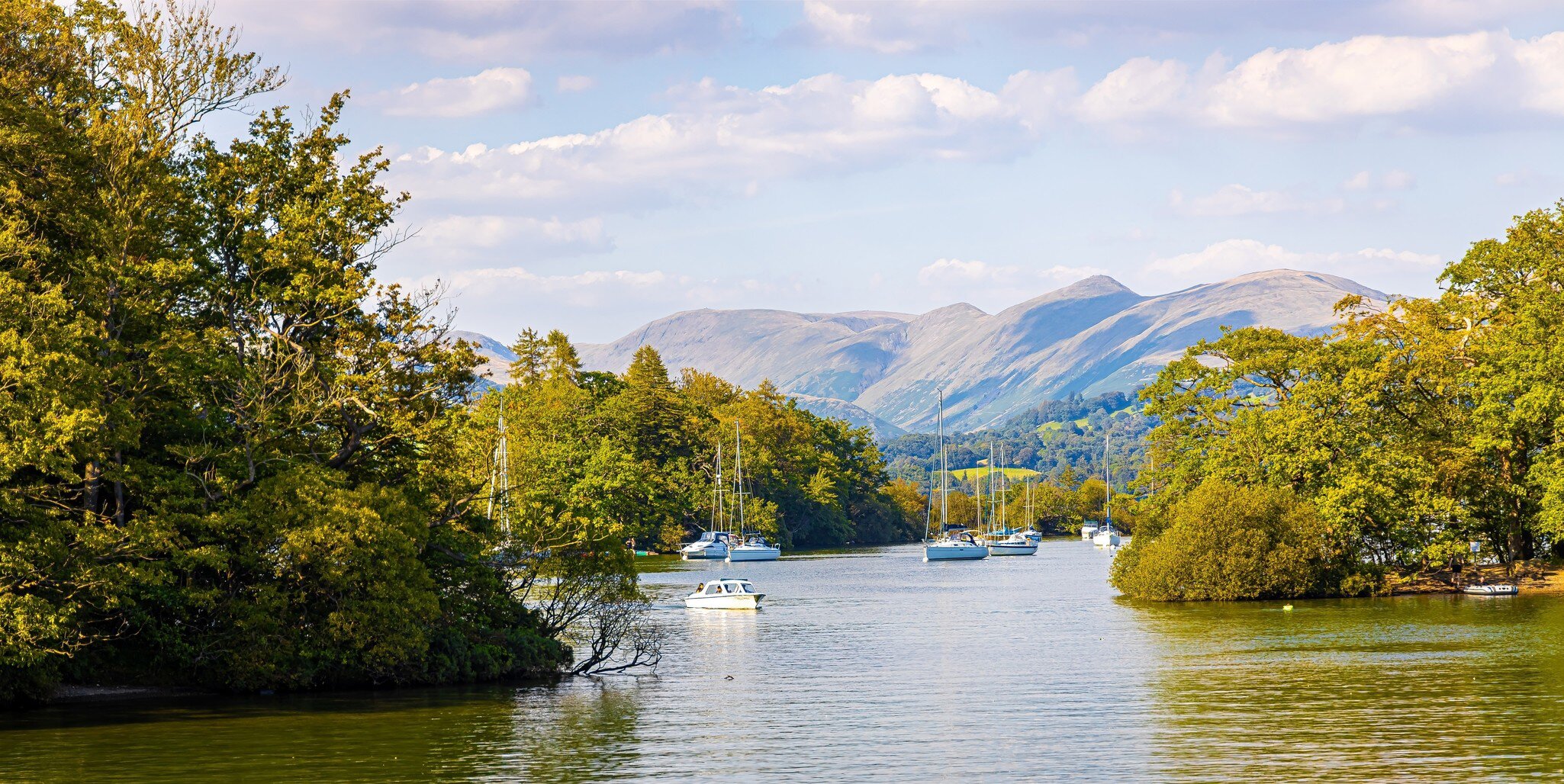 Wendermere lake near Bowness-on-Windermere in Lake District, a region and national park in Cumbria in northwest England, License Type: media, Download Time: 2026-04-09T22:08:34.000Z, User: dorota_littlerobindesign, Editorial: false, purchase_order: 56530 - Guidebooks, job: Global Publishing WIP, client: Best Road Trips Great Britain 4, other: Dorota Michalec
