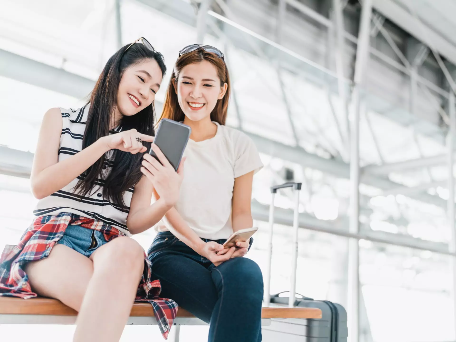 No matter where you go, take the time to catch up, make new memories, and maybe get into a little ‘good trouble,’ without the pressure of mom and dad looking over your shoulder © Urbanscape / Shutterstock