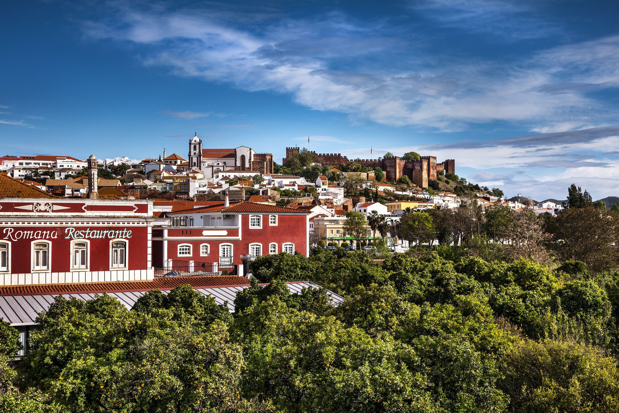 Portugal, Algarve, Silves, Old town with Cathedral and castle
