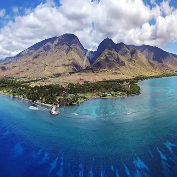 Aerial view of the island of Maui, Hawaii. ©Joe West/Shutterstock