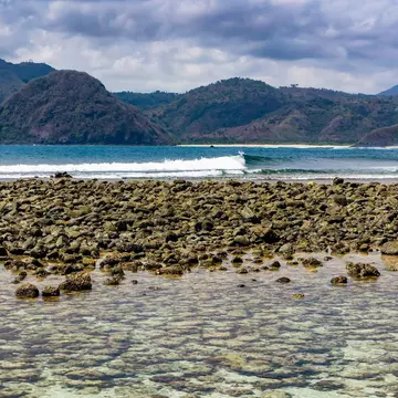 2XA50EH Rocky, tropical beach surrounded by blue ocean (Semeti Beach, Lombok)
2XA50EH
Lombok, Pantai, Semeti, Semeti, beach, ocean, indonesia, secluded, paradise, tropical, vacation, asia, beach, holiday, beautiful, coastline, coral, reef, deserted, empty, exotic, holiday, idyllic, island, mawi, nature, quiet, reef, relax, relaxation, rocky, sand, sandy, sea, seascape, seashore, semeti, hills, shore, summer, sun, sunny, tourism, tranquil, tranquility, travel, tropical, beach, tropical, island
**RIGHTS MANAGED** uploaded for use on the LP app Rocky, tropical beach surrounded by blue ocean (Semeti Beach, Lombok)
