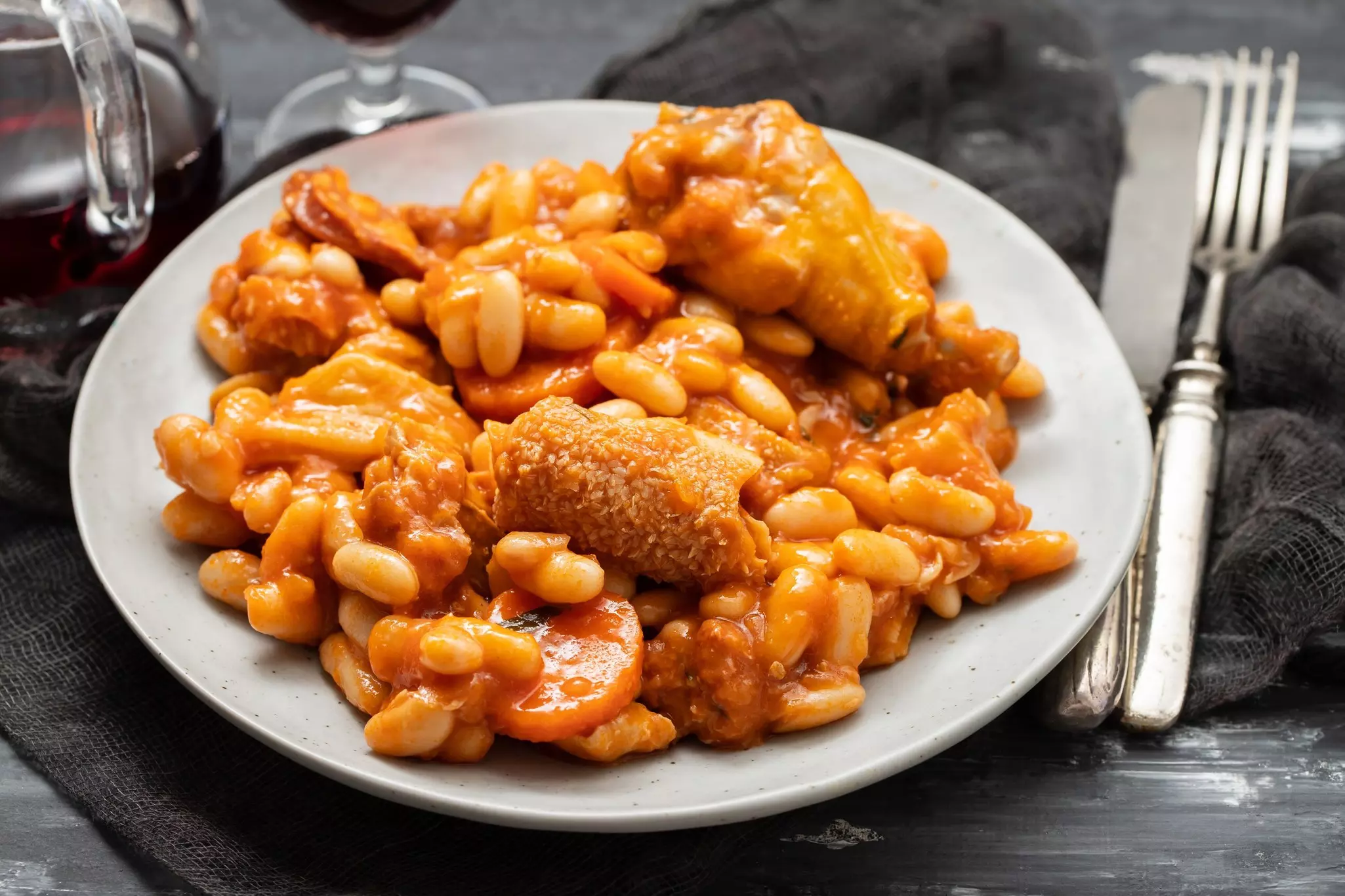 A dish of tripe and beans.