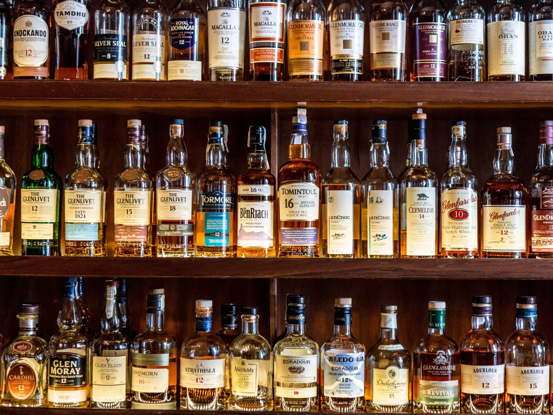 Follow this itinerary through the Highlands to find your perfect Scottish whisky. coldsnowstorm/Getty Images