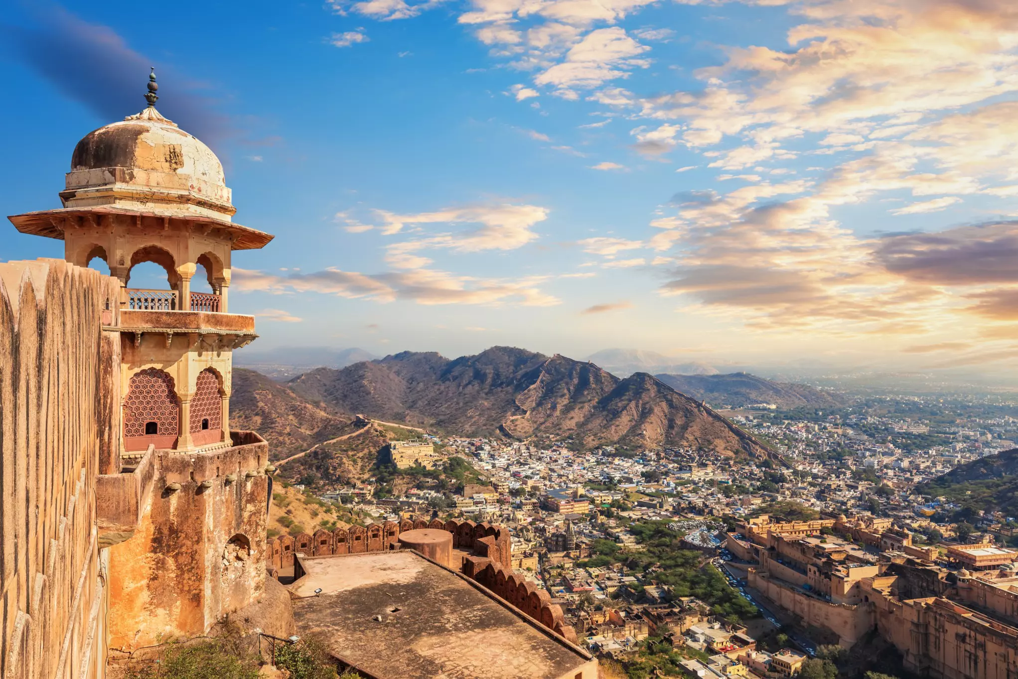 A view from the Jaigarh fort looking over Amber Fort, Rajasthan, India.