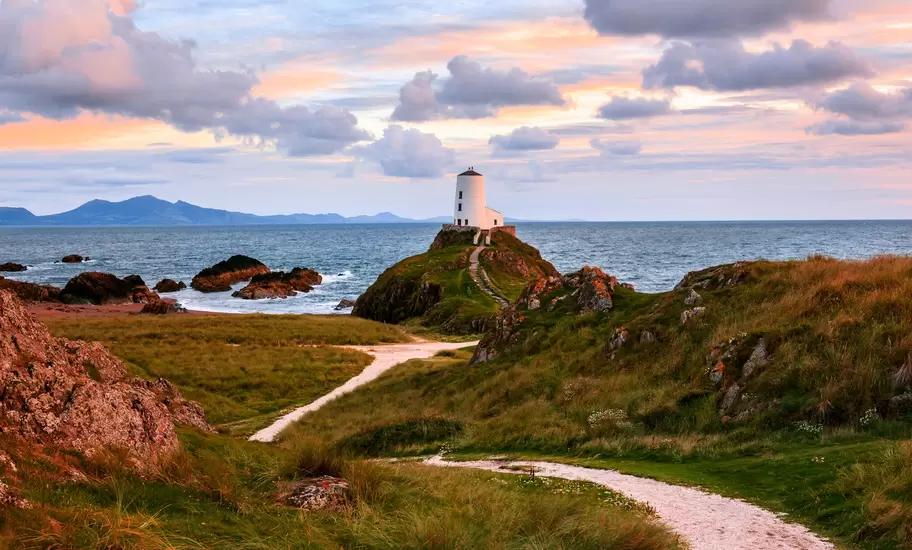 Tranquil scenery of North Wales during sunset. 