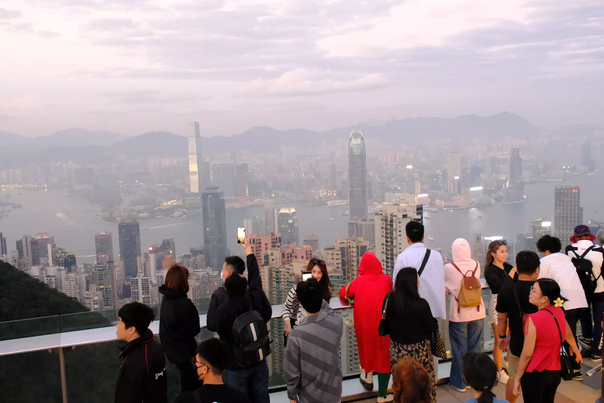 Scene from the viewing platform atop Victoria Peak in Hong Kong © Alexander Howard / Lonely Planet
