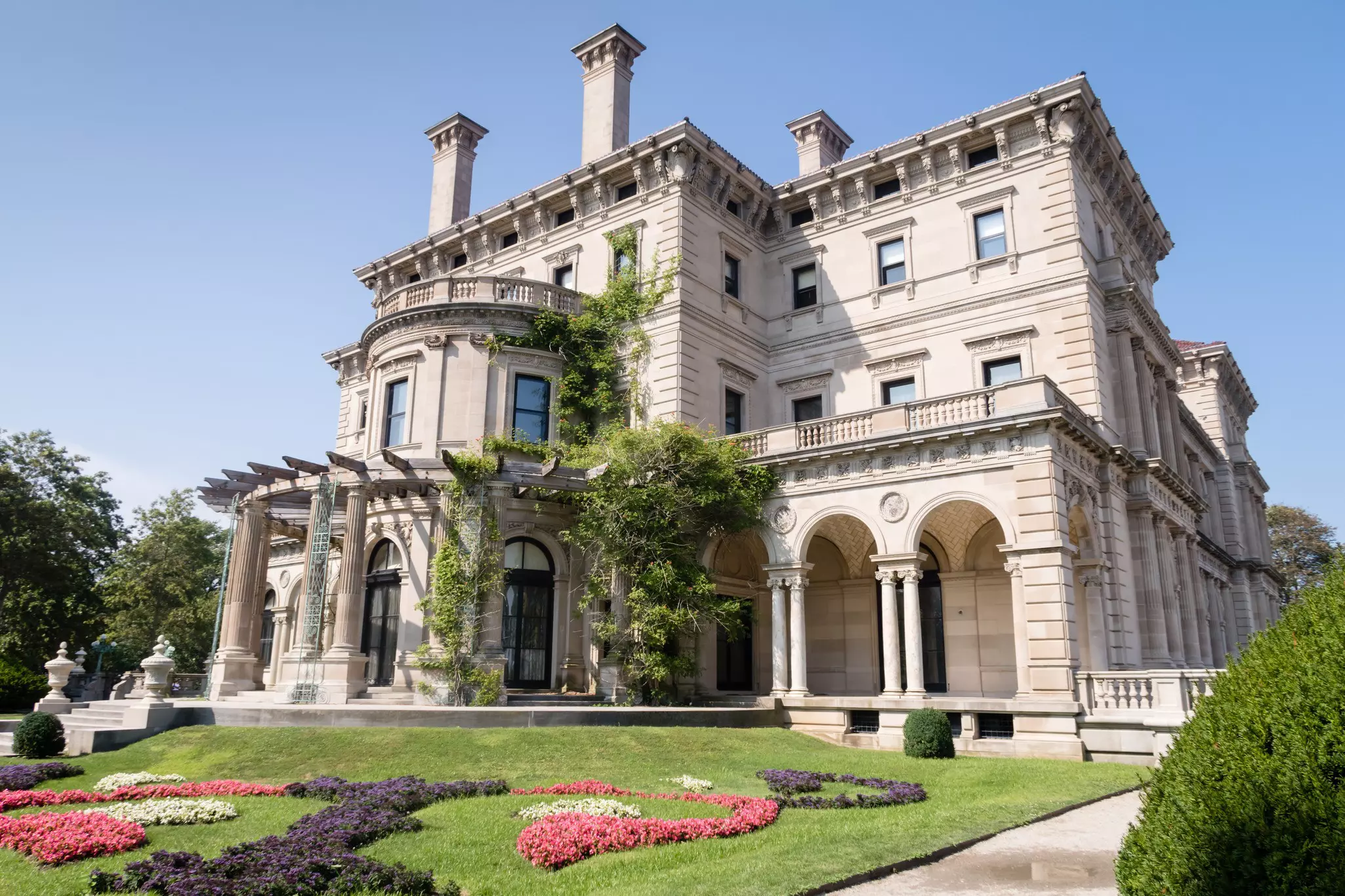 Newport, RI/USA - August 7, 2018: The Breakers mansion in Newport, Rhode Island is a national historic landmark, built by Cornelius Vanderbilt
1262397412
architecture, blue, building, cornelius, cottage, day, destination, facade, famous, flowers, historic, horizontal, house, island, landmark, mansion, newport, north america, place, rhode, ri, sky, the breakers, tourism, travel, us, usa, vanderbilt