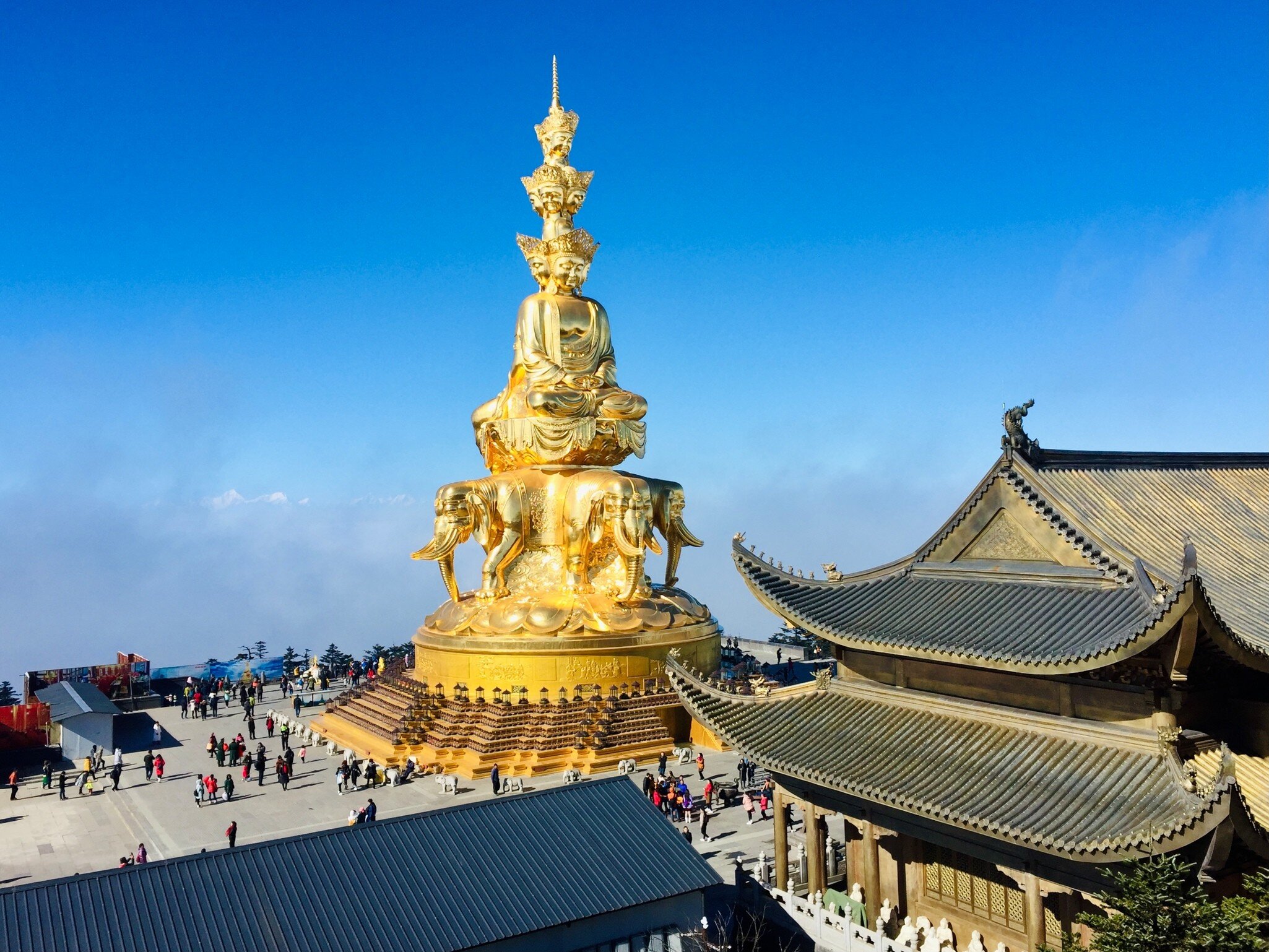 GettyImages-1391753914.jpg
The Golden Top (Jinding) of Emei Mountain, Sichuan, China