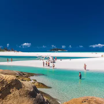 Amazing Whitehaven Beach in the Whitsunday Islands, Queensland, Australia 