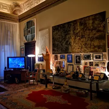 inside Casa di Lucio Dalla