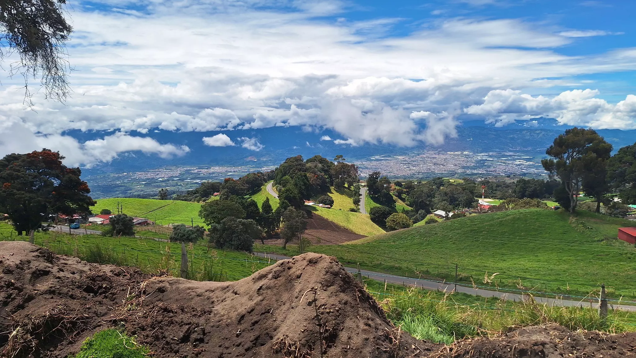 Ascent to Irazu volcano.