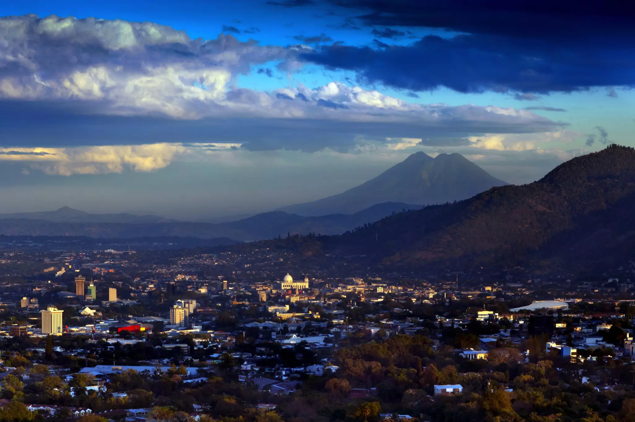 Rainy weather in El Salvador can make for dramatic skies – but treacherous roads  © John Coletti / Getty Images