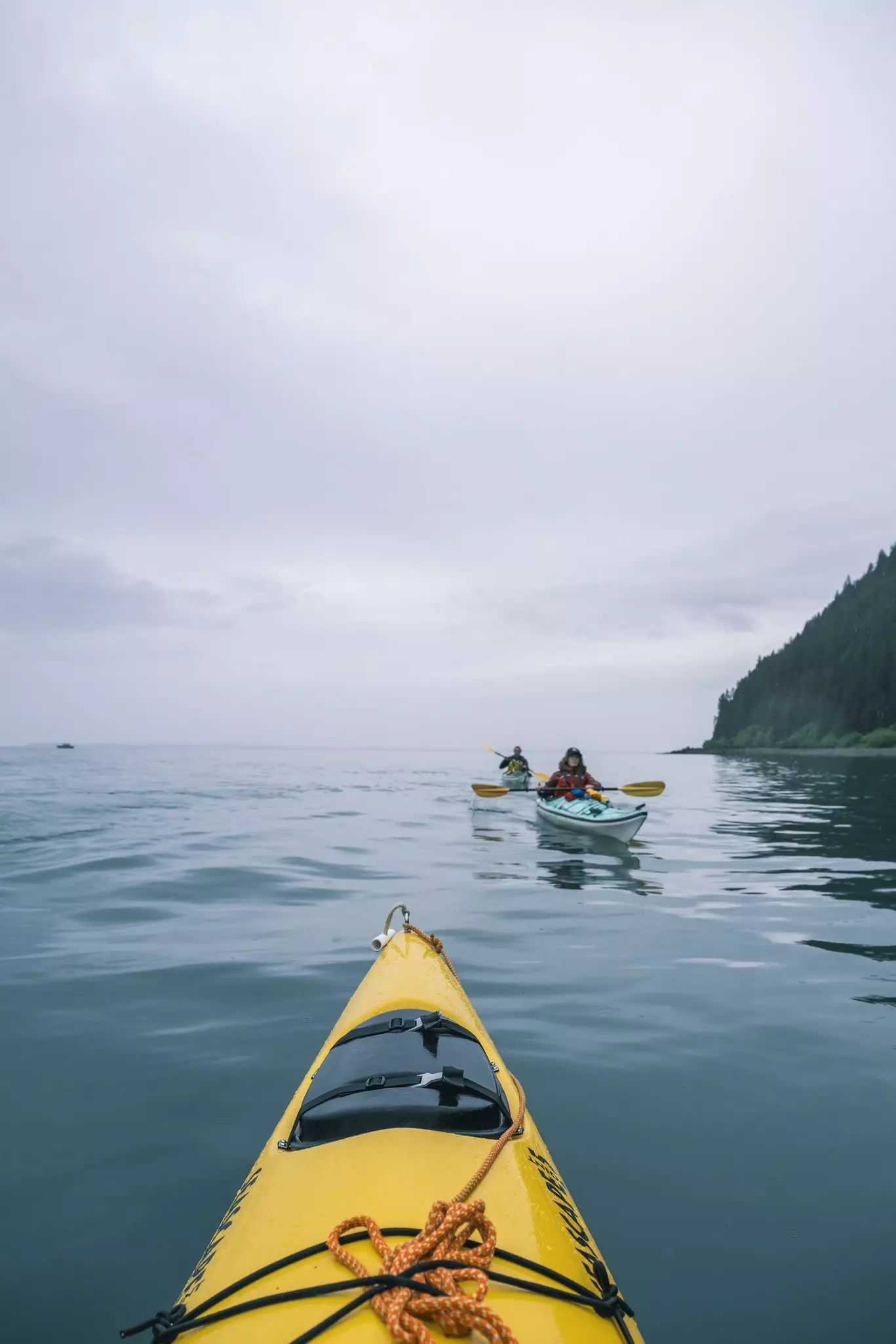From quiet nooks and crannies of Southeast Alaska’s coves and bays, to the more adventurous Kenai Peninsula, Alaska is a paddler's paradise © Courtesy of Travel Alaska