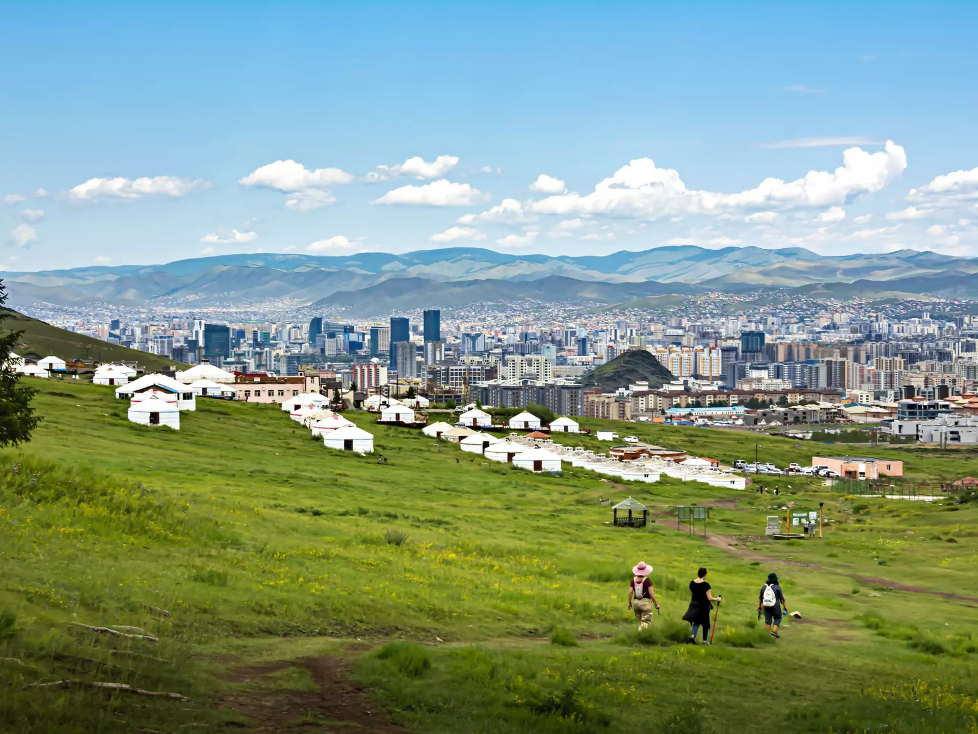 Some things are expensive in Mongolia, but there are still ways to experience this fascinating country on a budget. Here’s how © Kriangkrai Thitimakorn / Getty Images