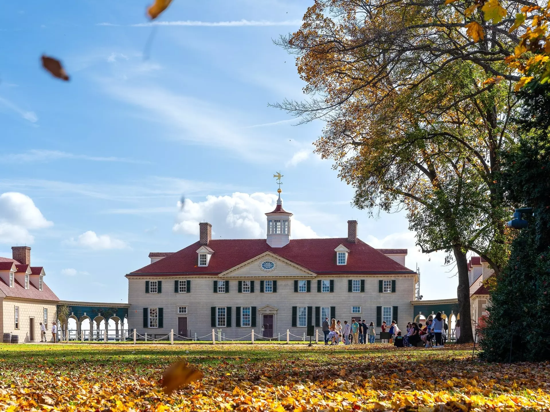 Autumn Elegance at Mount Vernon: George Washington's Estate Amidst Rustling Leaves, License Type: media, Download Time: 2025-09-12T12:48:00.000Z, User: carolfarrell170, Editorial: false, purchase_order: 56530 - Guidebooks, job: Global Publishing WIP, client: American South 1, other: Carol Farrell