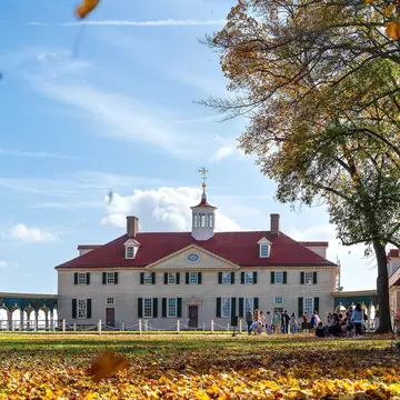 Autumn Elegance at Mount Vernon: George Washington's Estate Amidst Rustling Leaves, License Type: media, Download Time: 2025-09-12T12:48:00.000Z, User: carolfarrell170, Editorial: false, purchase_order: 56530 - Guidebooks, job: Global Publishing WIP, client: American South 1, other: Carol Farrell