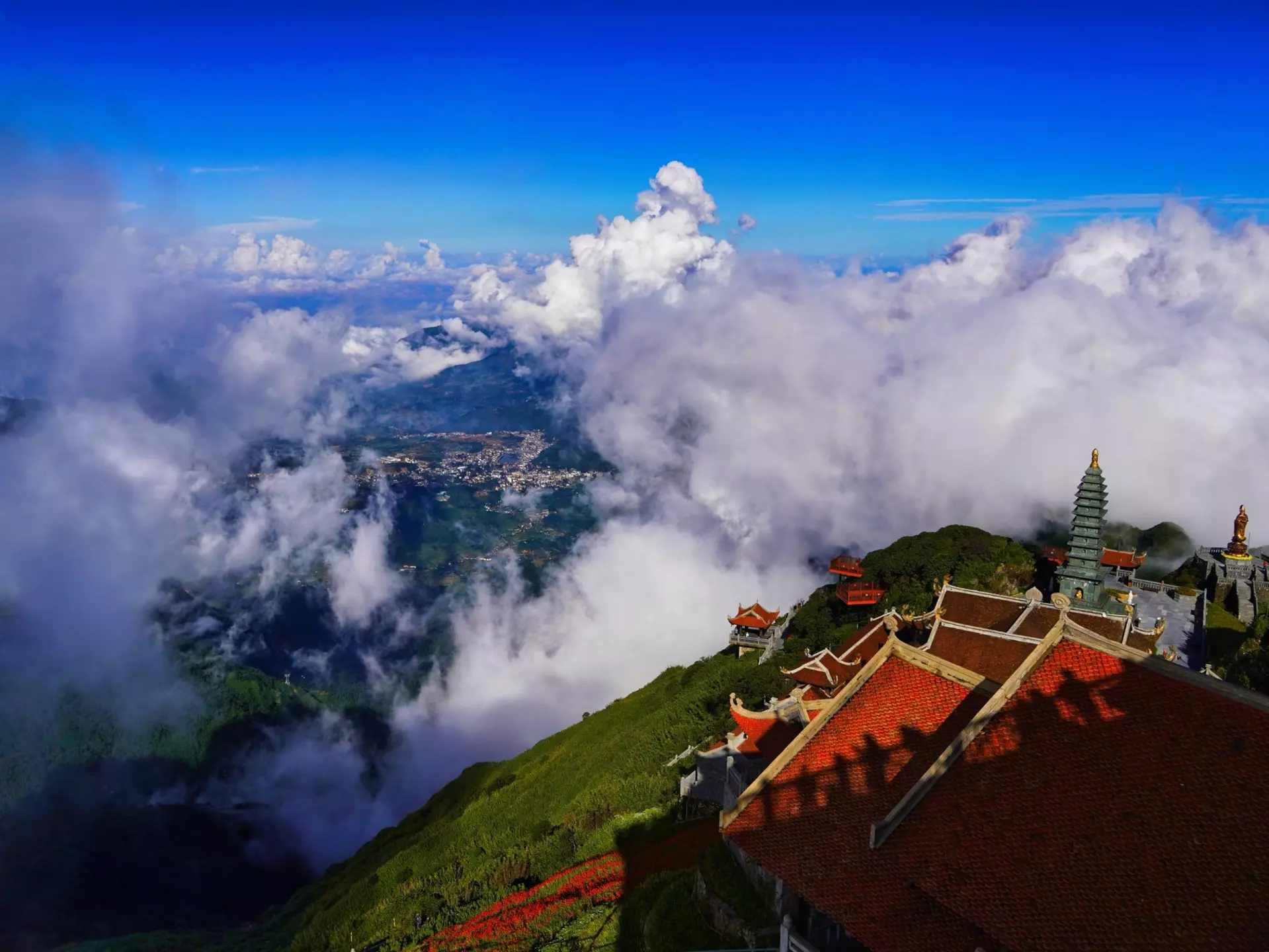 Mt Fansipan, the highest mountain in South East Asia, near Sapa, Vietnam
