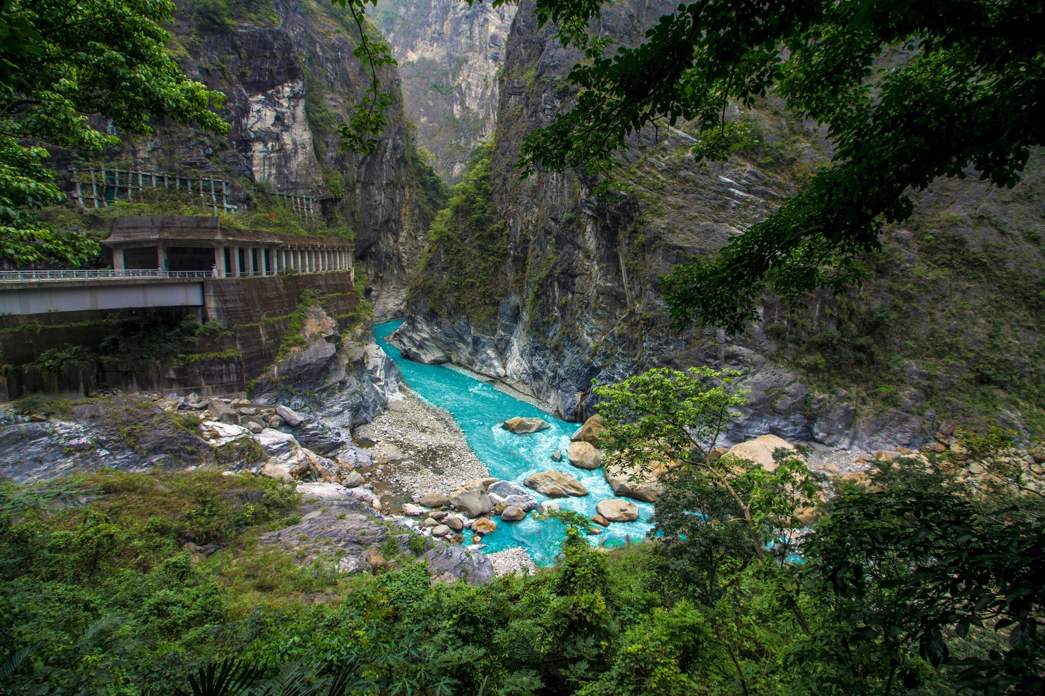 Bright turquoise water in a ravine at Swallow Grotto at Taroko National Park, Taiwan.