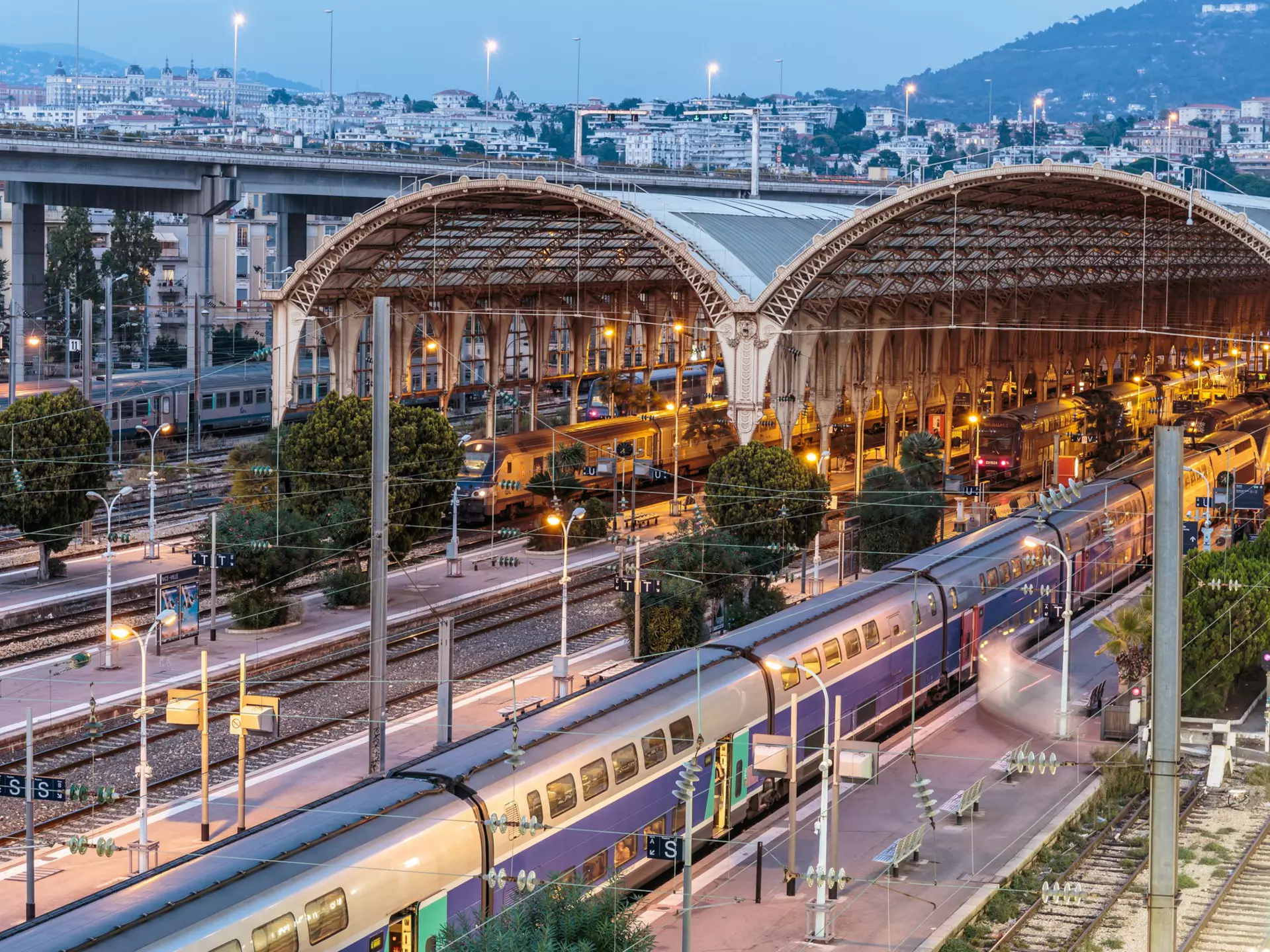 NOVEMBER 2, 2014: Exterior of Gare de Nice-Ville train station at night.
231494260
arch, electric, town, france, timetable, travel, european, line, urban, landmark, night, light, provence, departure, schedule, rail, tube, building, train, transport, cote, subway, nice, passenger, architecture, city, french, public, railway, platform, transportation, tourism, station, mediterranean, trip, track, riviera, locomotive, carriage, gare, arrival, vacation, europe, road, railroad, azur, tgv, centrale