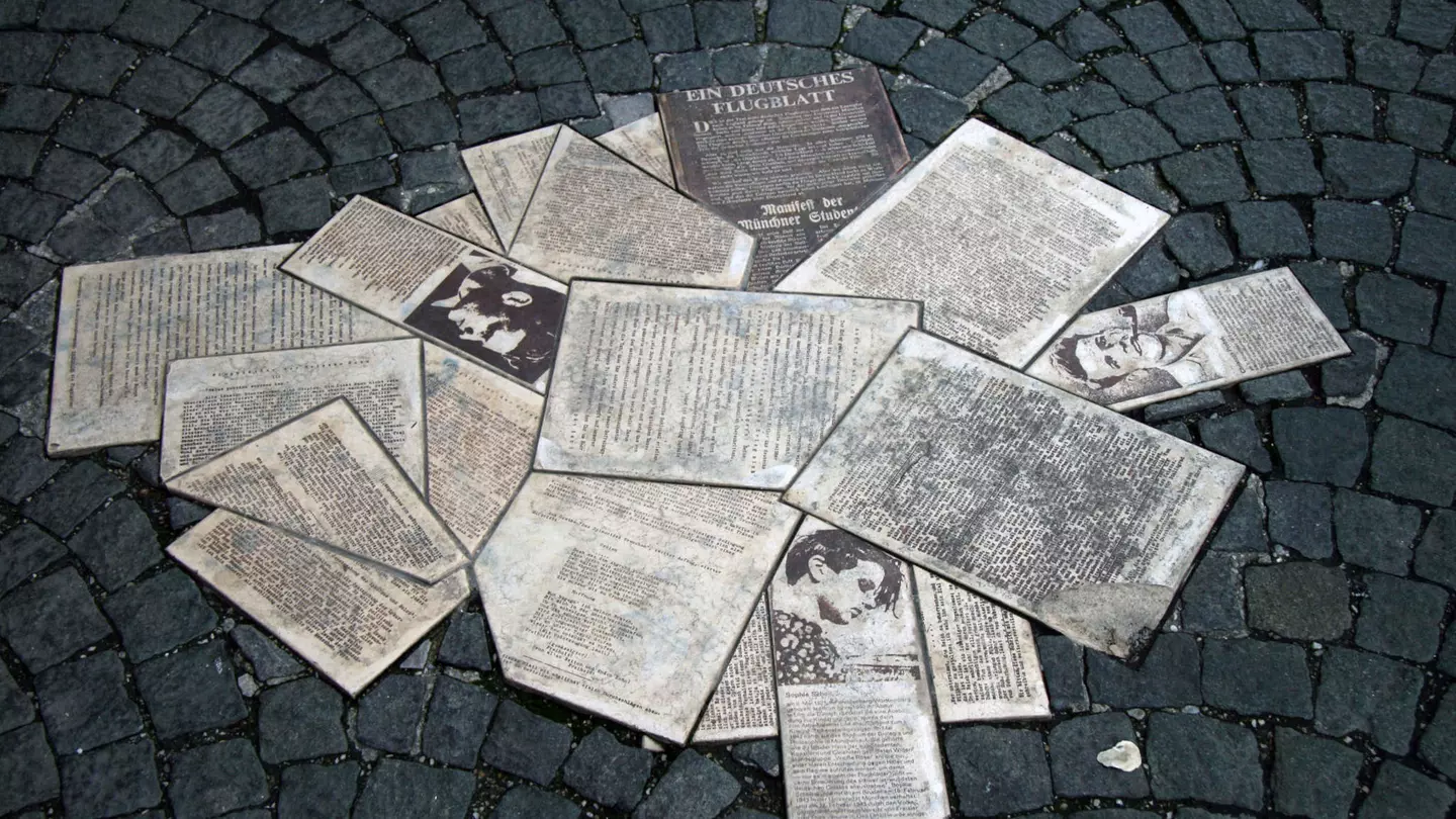 Hans and Sophie Scholl garden in Paris