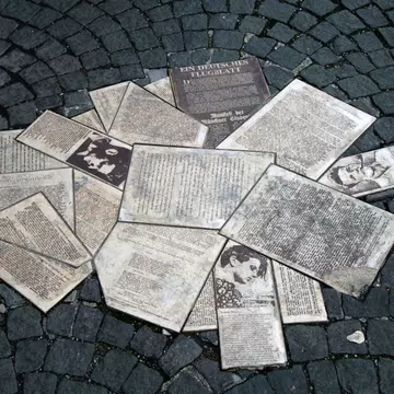 Hans and Sophie Scholl garden in Paris
