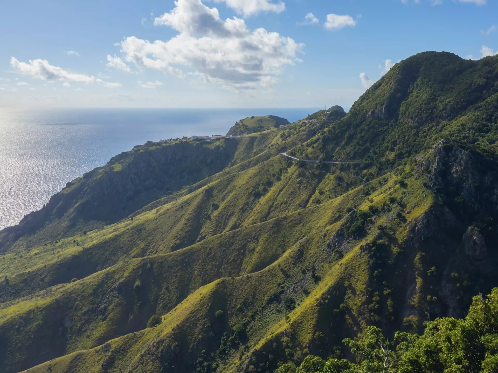 The views on tiny Saba are mighty indeed © Wangkun Jia / Shutterstock