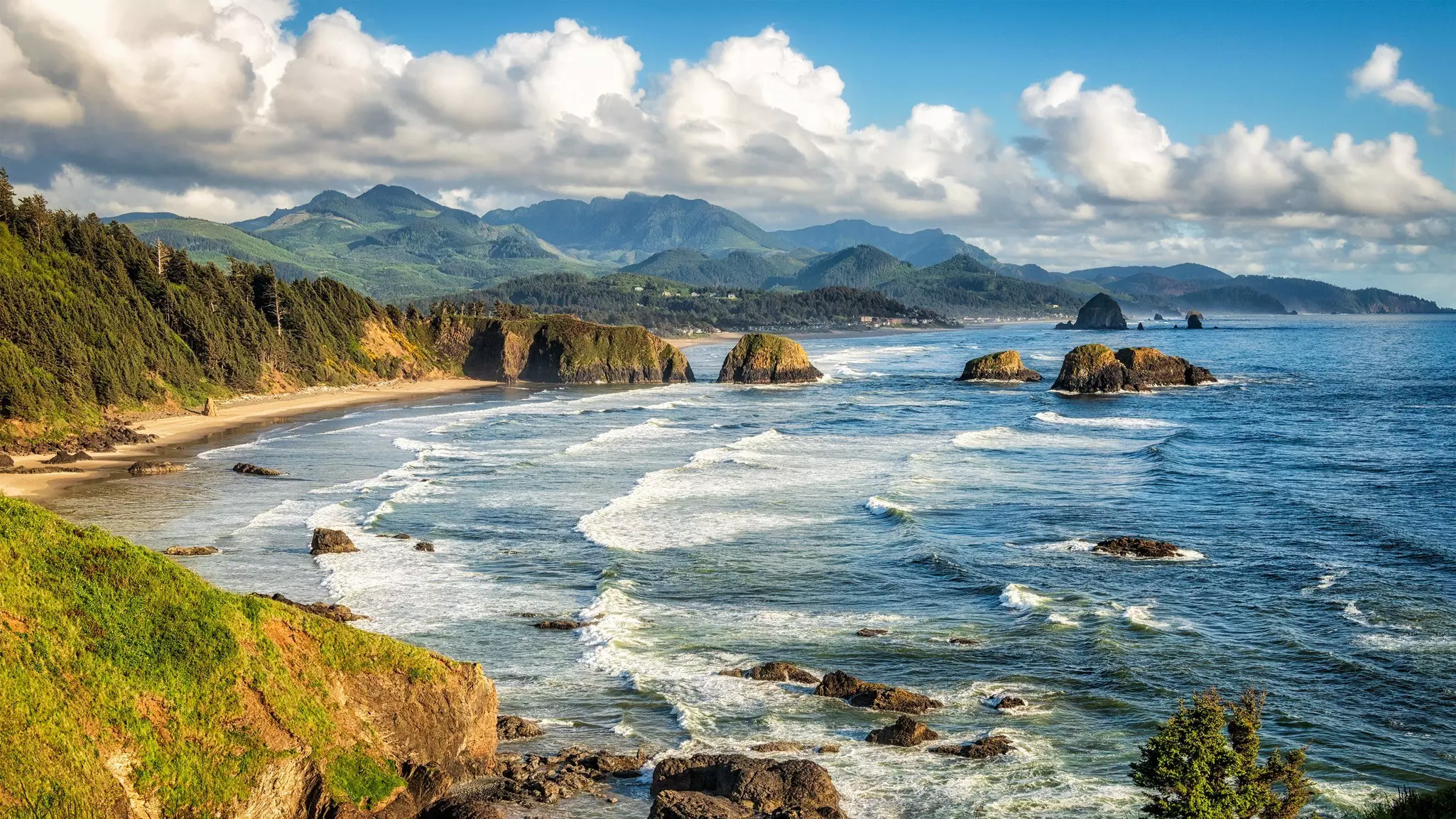 Scenic view of sea against sky, Cannon Beach, Oregon,USA