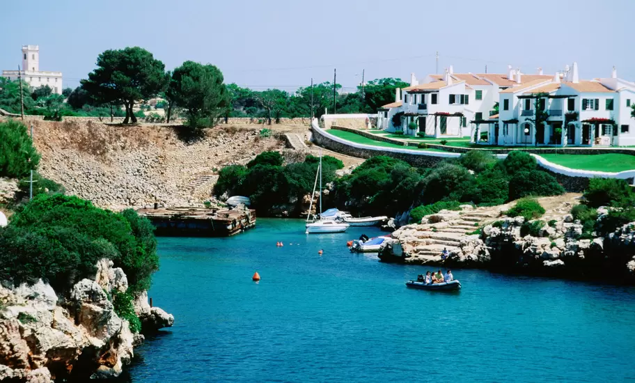 Cuitadella harbour.