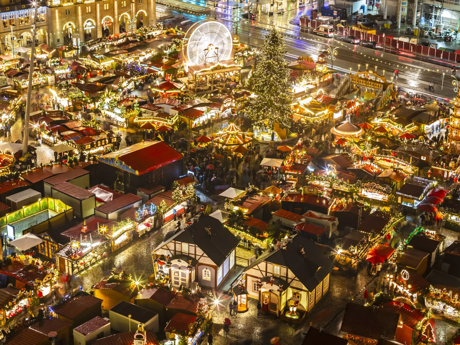 GettyImages-2188545814.jpg
Christmas Market in Dresden at sunset