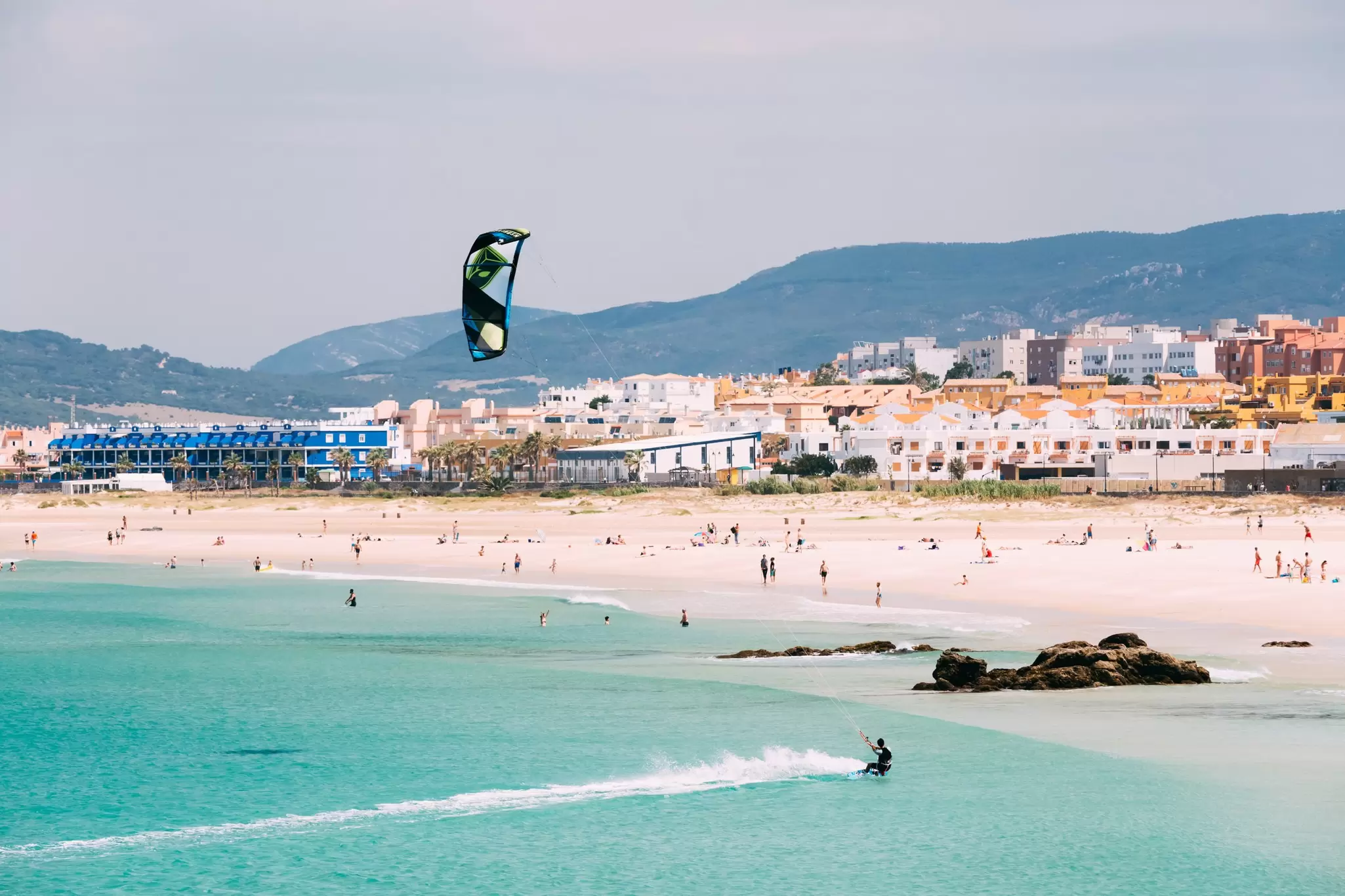 Playa de los Lances, backed by Tarifa town. Grisha Bruev / Shutterstock