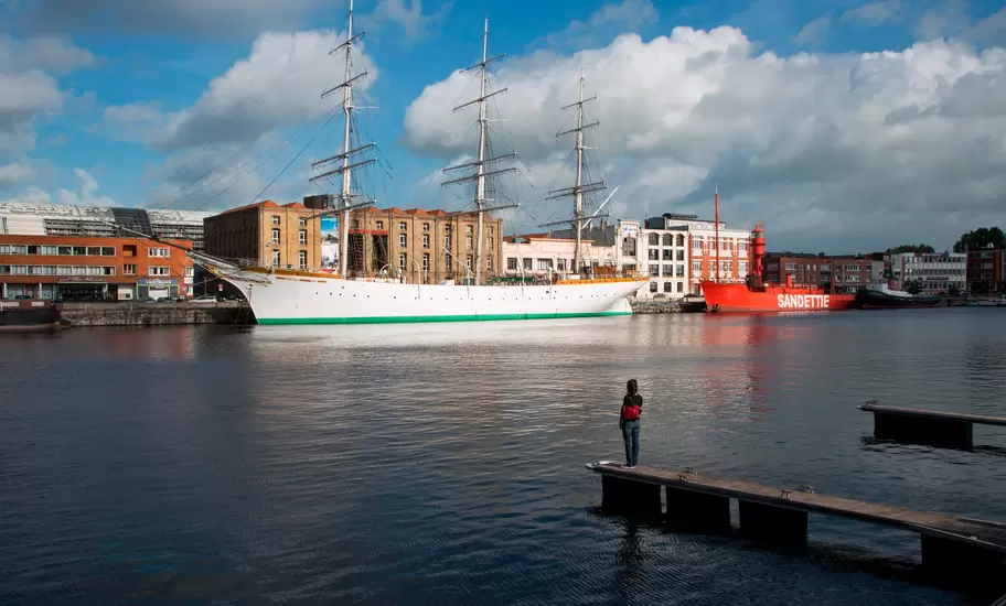 Sailing ship Duchesse Anne and lightship Sandettie