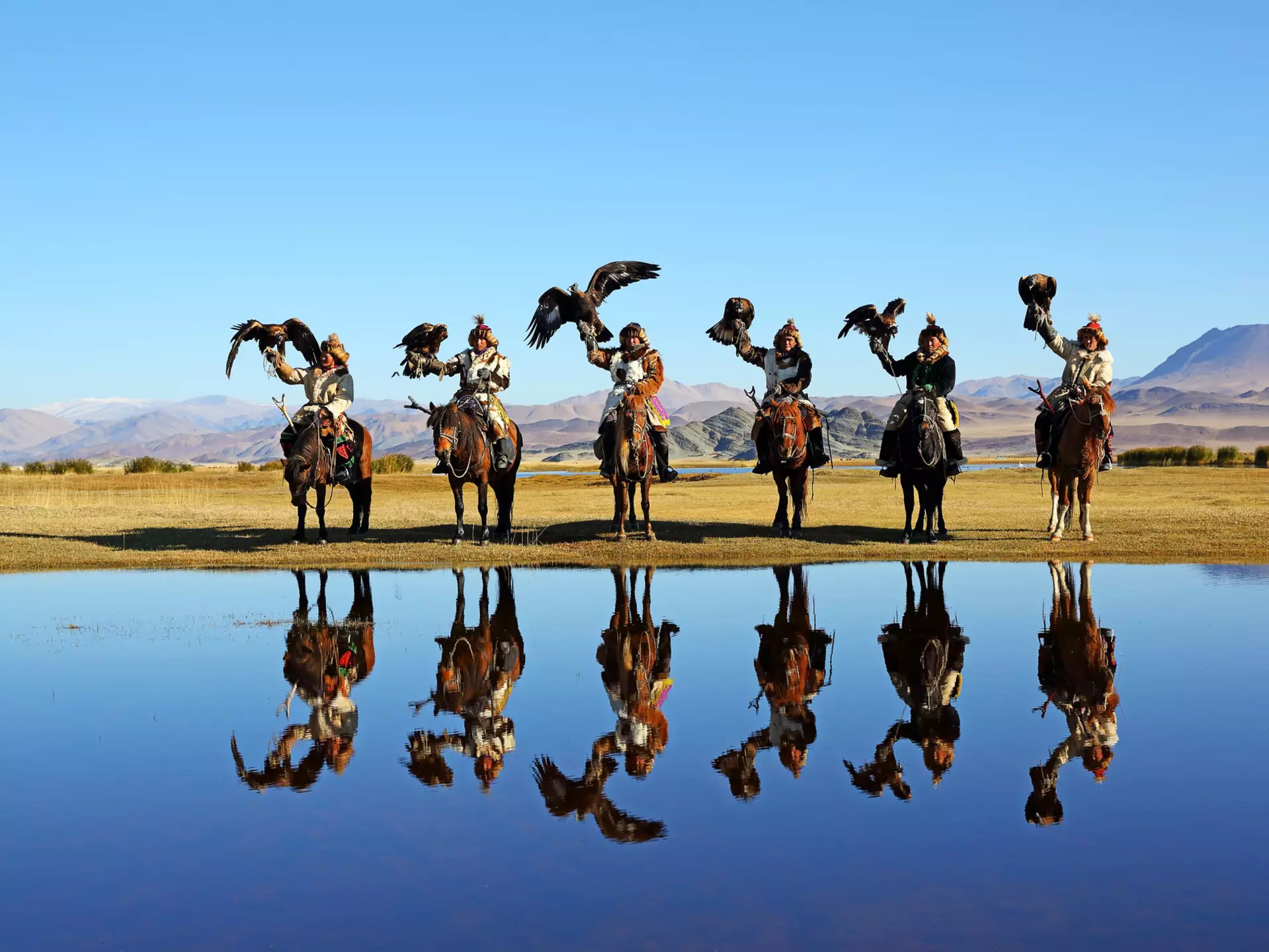 Whether you're visiting for eagle festivals or to explore the Gobi Desert, we can help you choose when to go to Mongolia © isarescheewin / Shutterstock