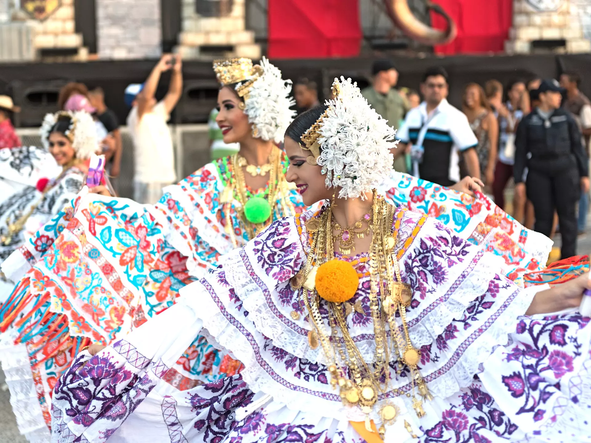Panama-Panama City-Rainer Lesniewski-shutterstock_1354636079-edit1.jpg