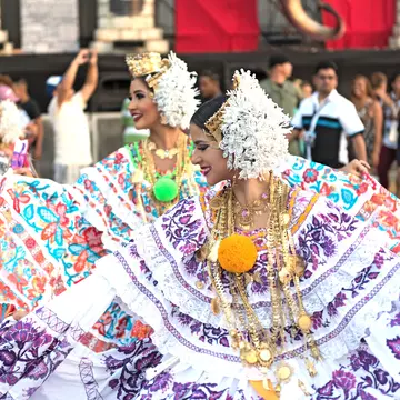Panama-Panama City-Rainer Lesniewski-shutterstock_1354636079-edit1.jpg