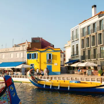 Taking the slow coastal route from Lisbon to Porto isn’t the fastest – but it’s far more interesting © Austin Bush / Lonely Planet