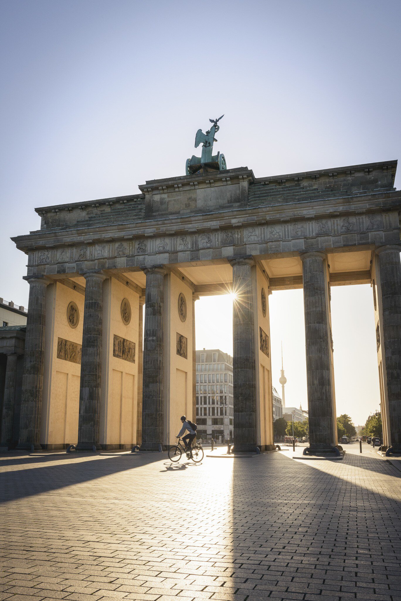Lonely Planet Traveller Magazine, Issue 109, January 2018, Germany, Eastern Germany
Looking east along Unter den Linden through the Brandenburg Gate.
