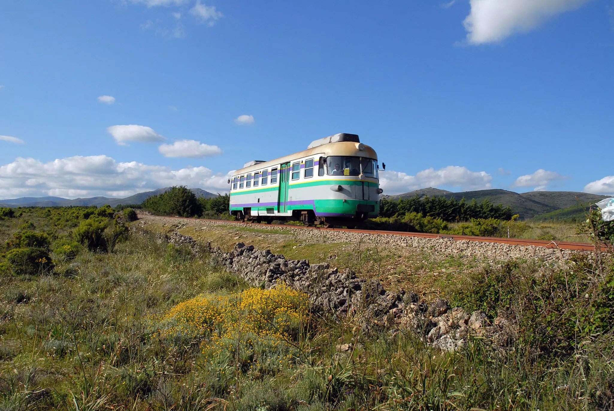The Green Train of Sardinia is best for a slow travel experience with your kids © Lucky Team Studio / Shutterstock