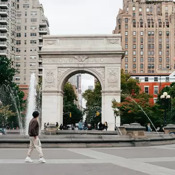 NEW YORK, NEW YORK - OCTOBER 1, 2024: Exploring Washington Square Park in New York City during Autumn, License Type: media, Download Time: 2025-02-28T21:36:25.000Z, User: rhylton_redventures, Editorial: true, purchase_order: 56530 - Guidebooks, job: Lonely Planet WIP, client: Lonely Planet WIP, other: Rhianydd Hylton